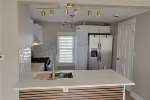 12621 Hirst Ave, Loveland, OH 44135 - Photo 5