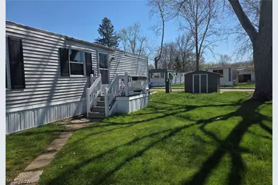 108 Gulf Stream Lane SE, New Philadelphia, OH 44663 - Photo 3