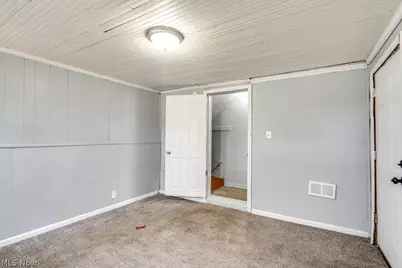 1090 Greenwood Avenue, Akron, OH 44320 - Photo 7