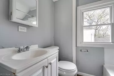 1090 Greenwood Avenue, Akron, OH 44320 - Photo 15