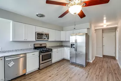 20503 Mountville Drive, Maple Heights, OH 44137 - Photo 15