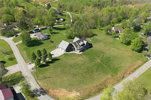 1384 Spider Ridge Rd, Parkersburg, WV 26104 - Photo 3
