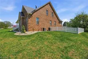 1384 Spider Ridge Rd, Parkersburg, WV 26104 - Photo 7