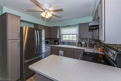 4607 Woodside Avenue NW, Canton, OH 44709 - Photo 3