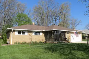 6204 Meadview Dr, Green Hills, OH 44131 - Photo 3