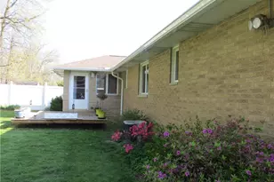 6204 Meadview Dr, Green Hills, OH 44131 - Photo 7