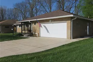 6204 Meadview Dr, Green Hills, OH 44131 - Photo 5