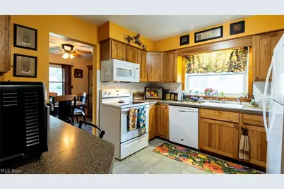 3720 Carl Street NW, Uniontown, OH 44685 - Photo 3