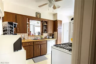 1837 Cameroon Ct, Akron, OH 44305 - Photo 9