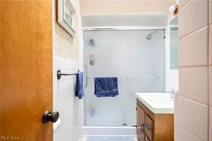1837 Cameroon Ct, Akron, OH 44305 - Photo 13