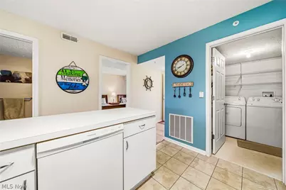 6035 Lake Road W #423, Ashtabula, OH 44004 - Photo 9