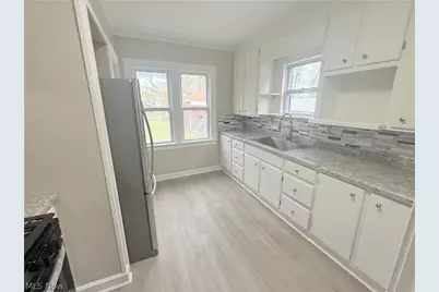 138 Roslyn, Youngstown, OH 44505 - Photo 5