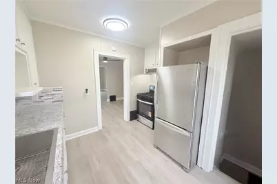 138 Roslyn, Youngstown, OH 44505 - Photo 3