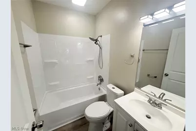 138 Roslyn, Youngstown, OH 44505 - Photo 9