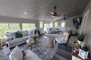 8742 Henderson Rd, Diamond, OH 44412 - Photo 15