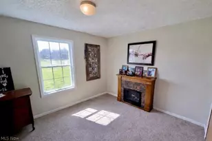 8742 Henderson Rd, Diamond, OH 44412 - Photo 17