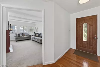 8253 Summit Drive, Chagrin Falls, OH 44023 - Photo 3