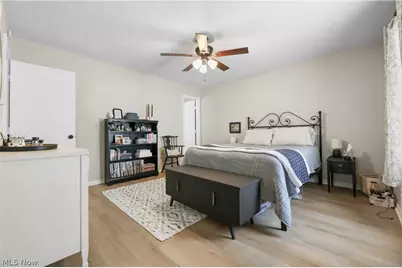 12445 Cleveland Avenue NW, Uniontown, OH 44685 - Photo 23