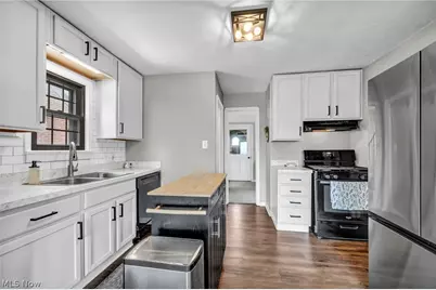 16209 Elsienna Avenue, Loveland, OH 44135 - Photo 9