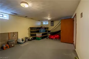 887 Delaware Ave, Akron, OH 44303 - Photo 25