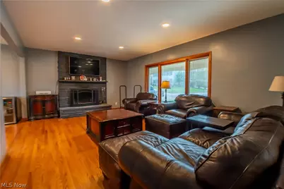 887 Delaware Avenue, Akron, OH 44303 - Photo 11