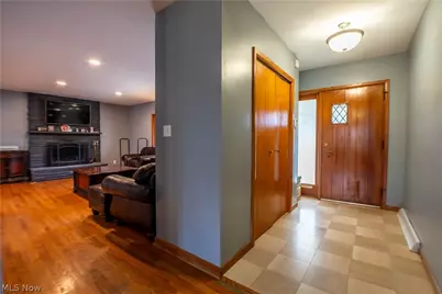 887 Delaware Avenue, Akron, OH 44303 - Photo 9