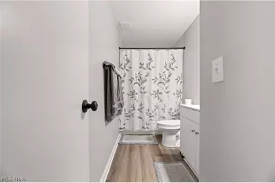 12447 Cleveland Avenue NW, Uniontown, OH 44685 - Photo 33