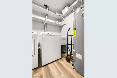 12447 Cleveland Avenue NW, Uniontown, OH 44685 - Photo 23