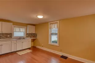 606 S 7th St, Cambridge, OH 43725 - Photo 3