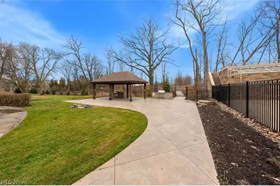 2112 Acacia Park Drive #322, Lyndhurst, OH 44124 - Photo 27