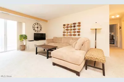 2112 Acacia Park Drive #322, Lyndhurst, OH 44124 - Photo 5