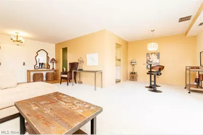 2112 Acacia Park Drive #322, Lyndhurst, OH 44124 - Photo 7