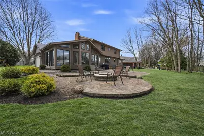 424 Locklie Drive, Highland Heights, OH 44143 - Photo 3