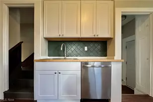 1225 Woodland Ave NW, Canton, OH 44703 - Photo 9