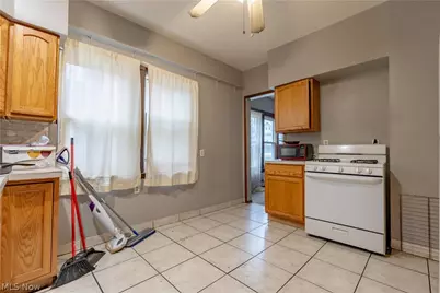 4619 Pearse Avenue, Newburgh Heights, OH 44105 - Photo 5