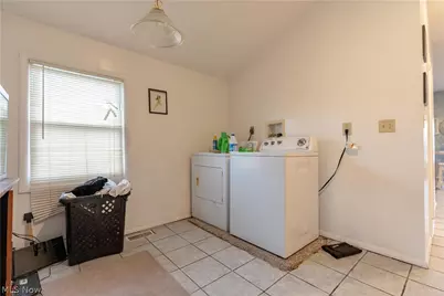 4619 Pearse Avenue, Newburgh Heights, OH 44105 - Photo 27