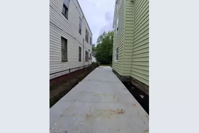 7728 Colgate Avenue, Loveland, OH 44102 - Photo 5