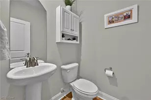 180 Country Mdw Ln, Wadsworth, OH 44281 - Photo 9