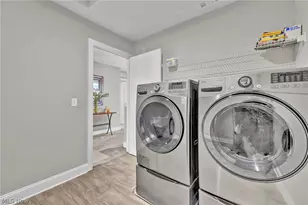 180 Country Mdw Ln, Wadsworth, OH 44281 - Photo 35