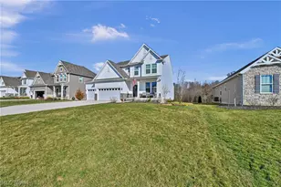 180 Country Mdw Ln, Wadsworth, OH 44281 - Photo 3