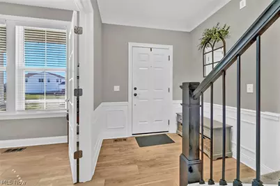 180 Country Meadow Lane, Wadsworth, OH 44281 - Photo 5