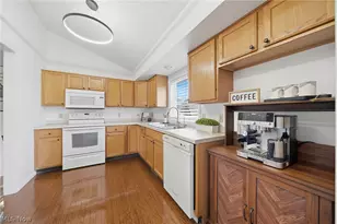 2382 Mt Pleasant St NE, Canton, OH 44721 - Photo 7