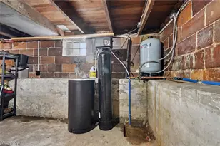 1101 Princehorn Ave NW, North Lawrence, OH 44669 - Photo 17