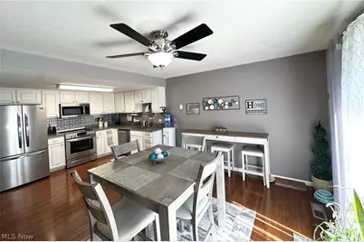 6960 S Parkway Drive, Middleburg Heights, OH 44130 - Photo 5