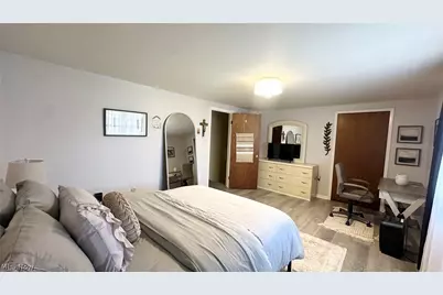 6960 S Parkway Drive, Middleburg Heights, OH 44130 - Photo 13