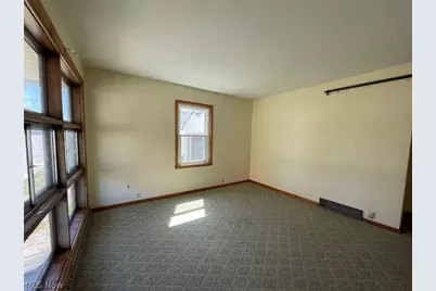 234 N Bridge Street, Newcomerstown, OH 43832 - Photo 7