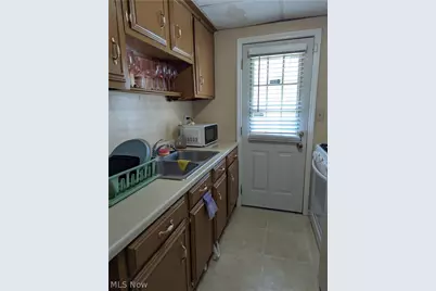 1490 E 250th Street, Euclid, OH 44117 - Photo 5