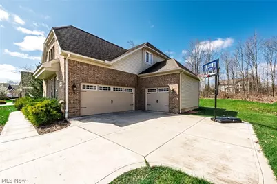 9403 Grace Drive, Twinsburg, OH 44087 - Photo 3