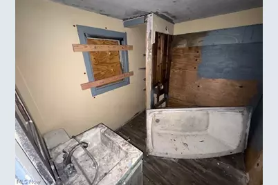 3218 Shadyside Drive, Hubbard, OH 44425 - Photo 11