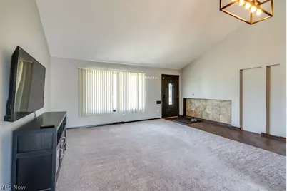 26288 Aaron Drive, Euclid, OH 44132 - Photo 9